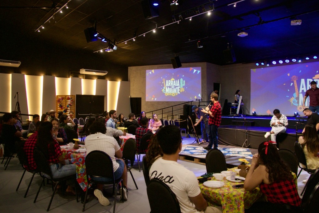 Cobertura fotográfica autêntica da Igreja A Ponte Fortaleza mostrando momentos de celebração